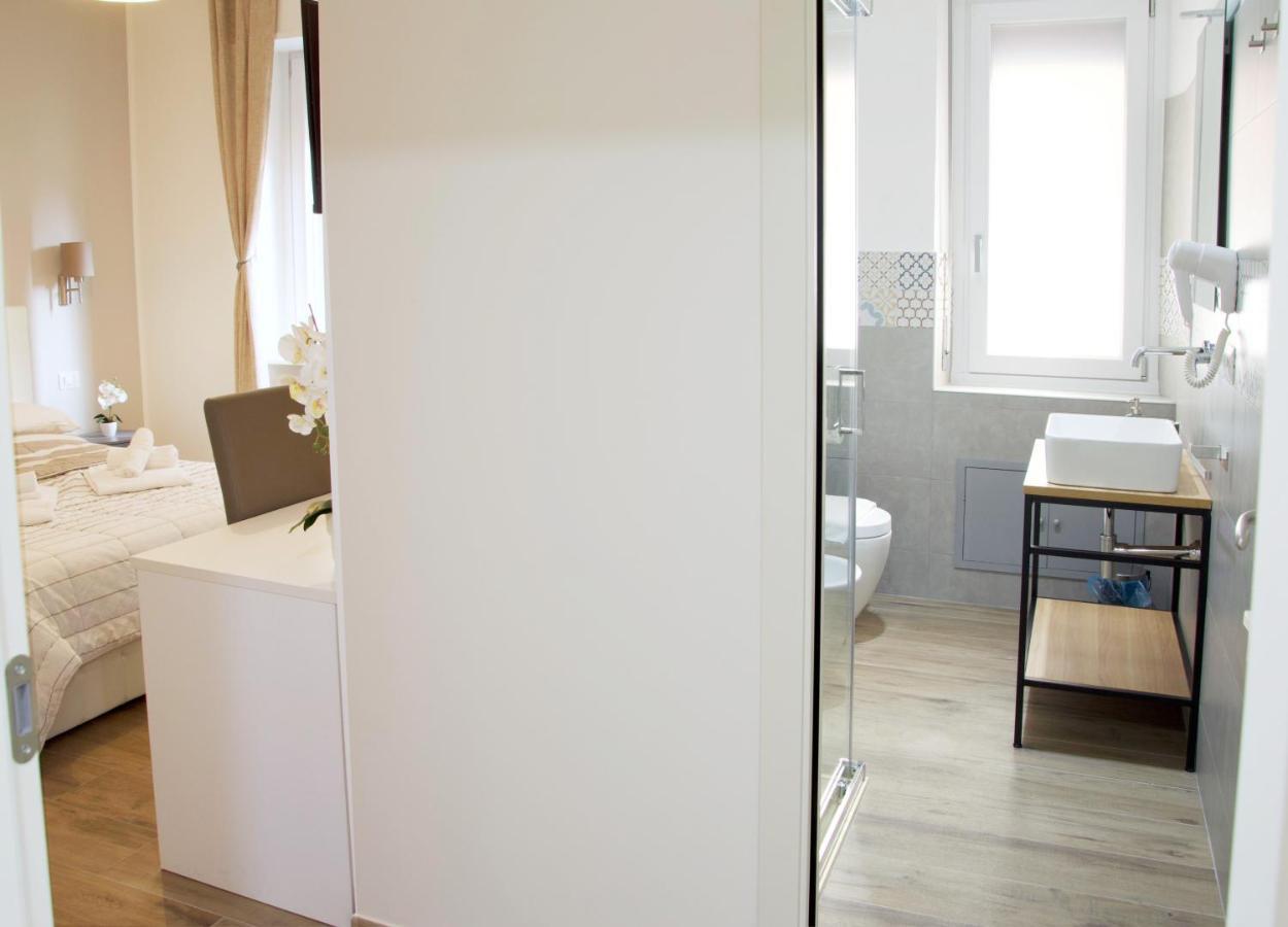 Minerva Rooms Pavia Eksteriør bilde